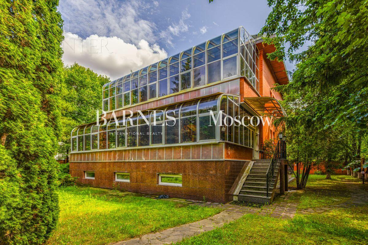 2-этажный коттедж 800 м² с отделкой