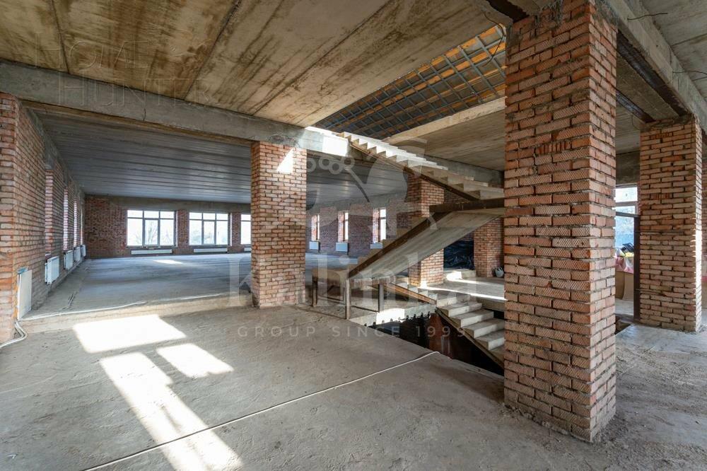 2-этажный коттедж 1 088 м² без отделки