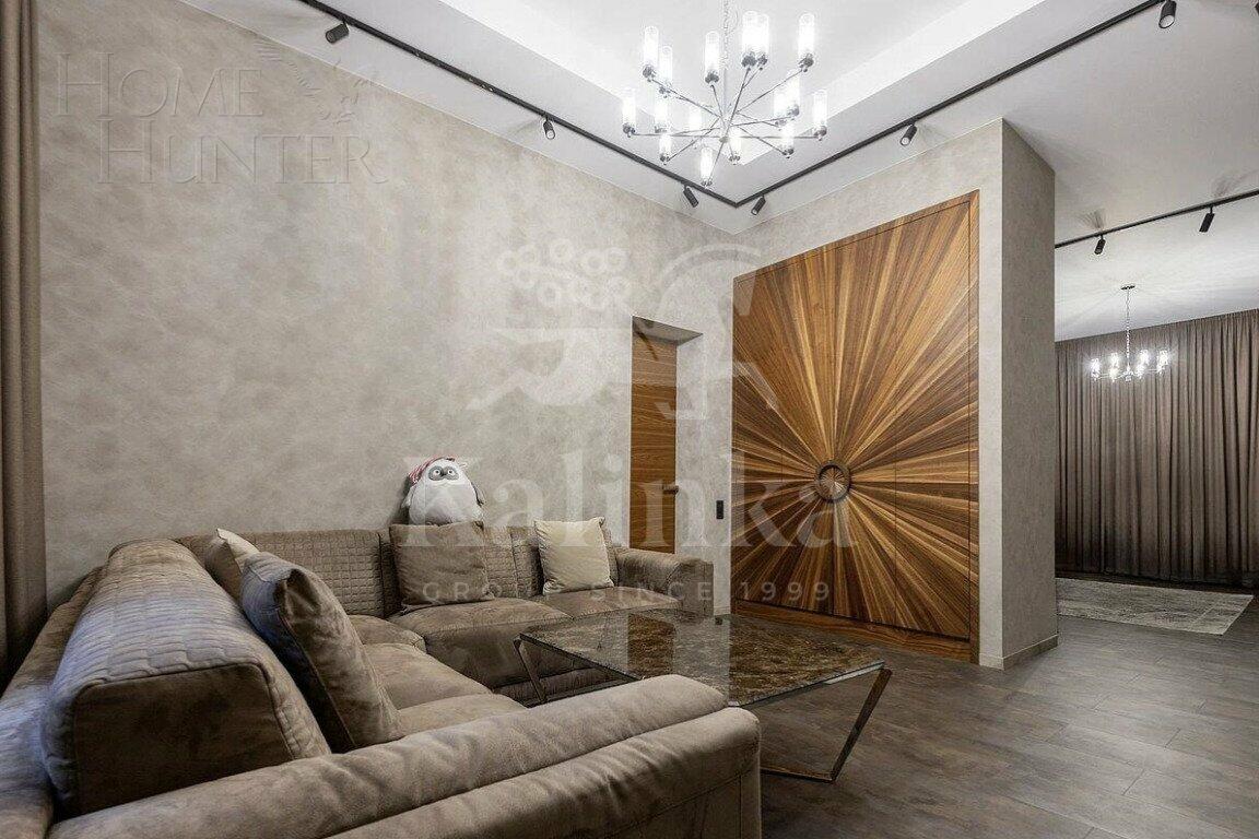 3-этажный коттедж 1 206 м² с отделкой