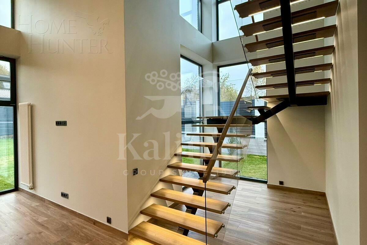 2-этажный коттедж 290 м² с отделкой