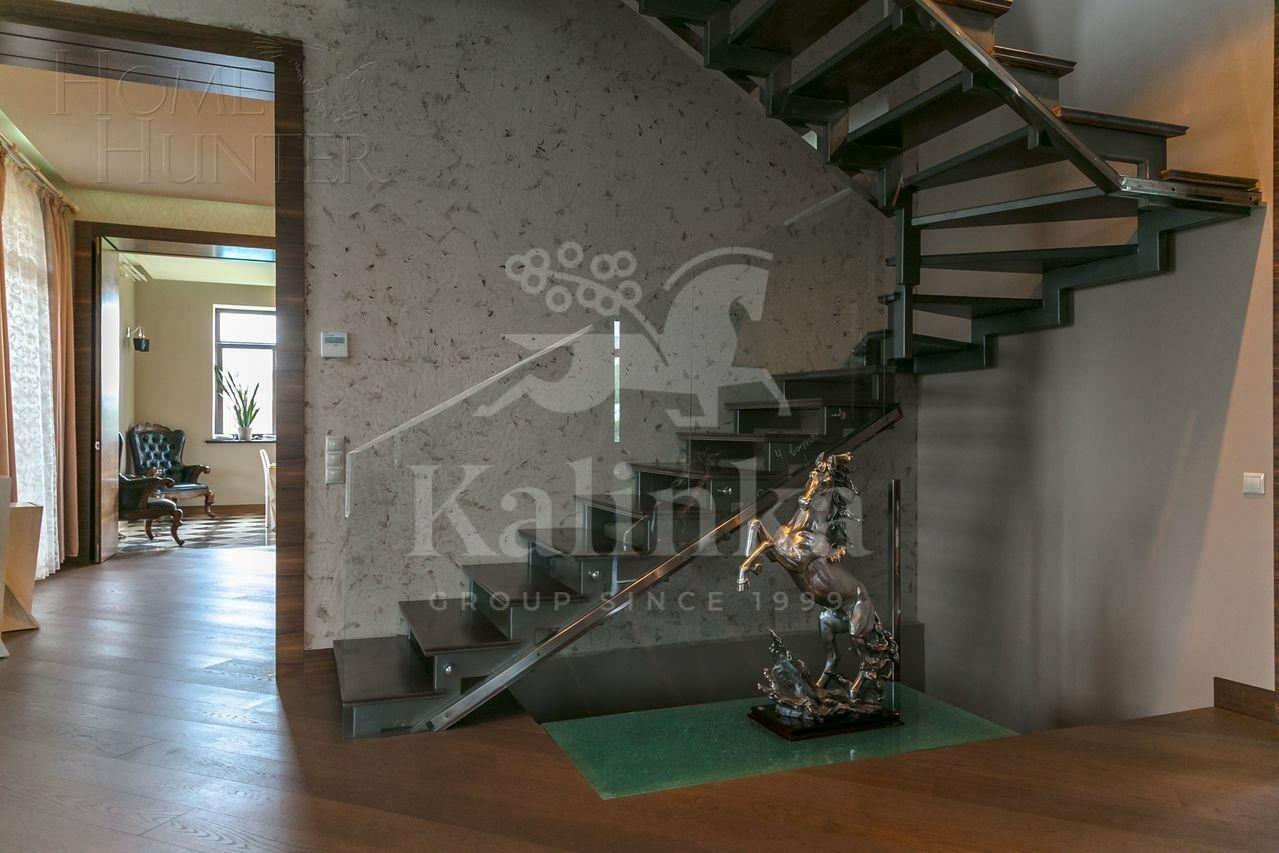 2-этажный коттедж 600 м² с отделкой