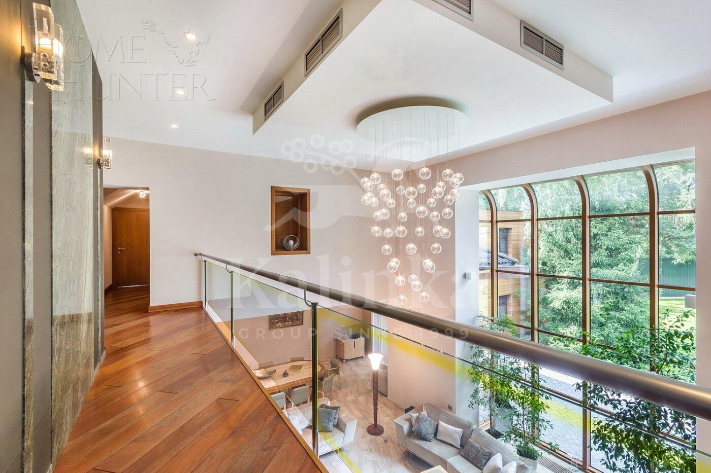 2-этажный коттедж 1 380 м² с отделкой