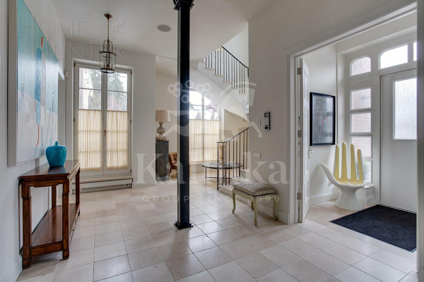 2-этажный коттедж 580 м² с отделкой