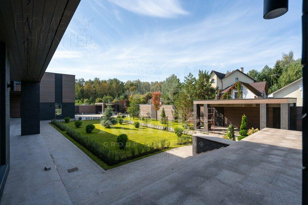 2-этажный коттедж 1 300 м² без отделки