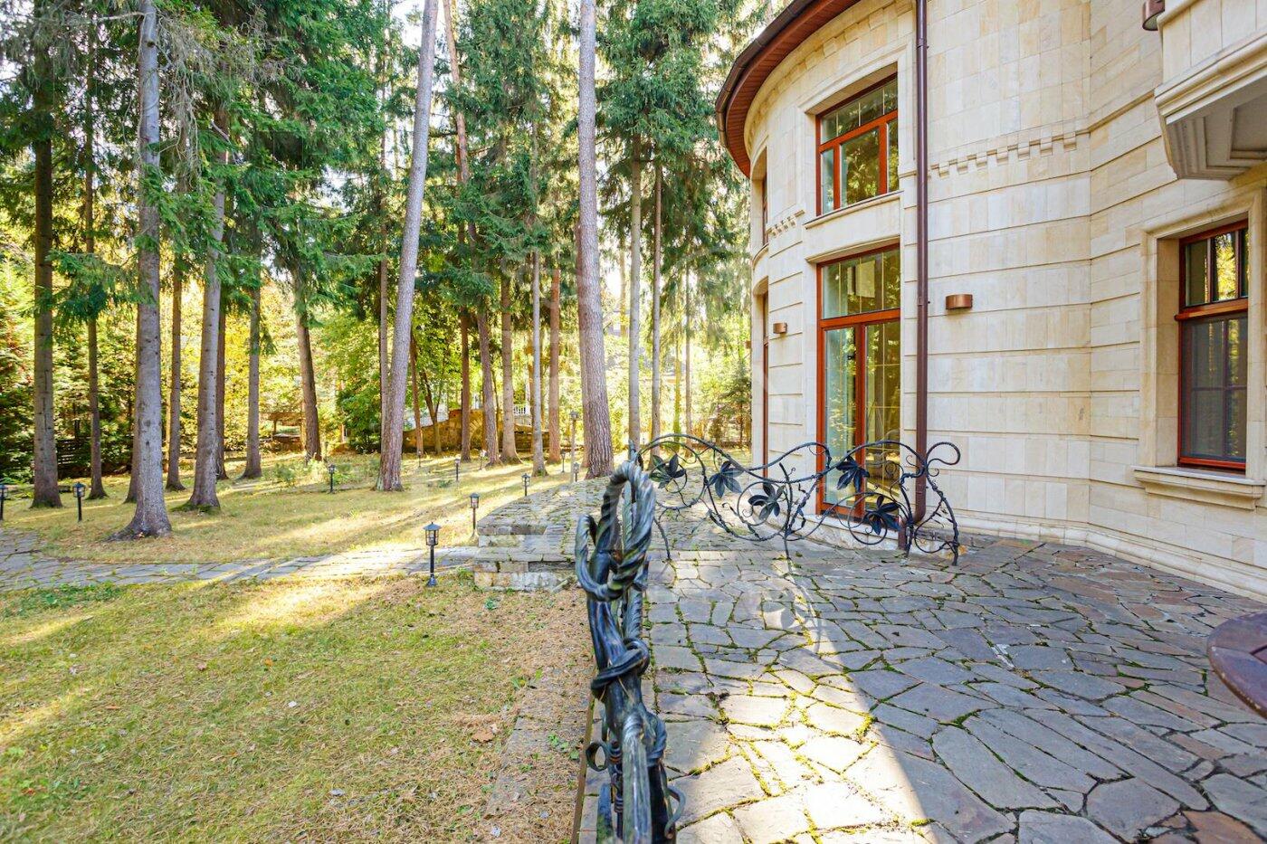 2-этажный коттедж 910 м² с отделкой