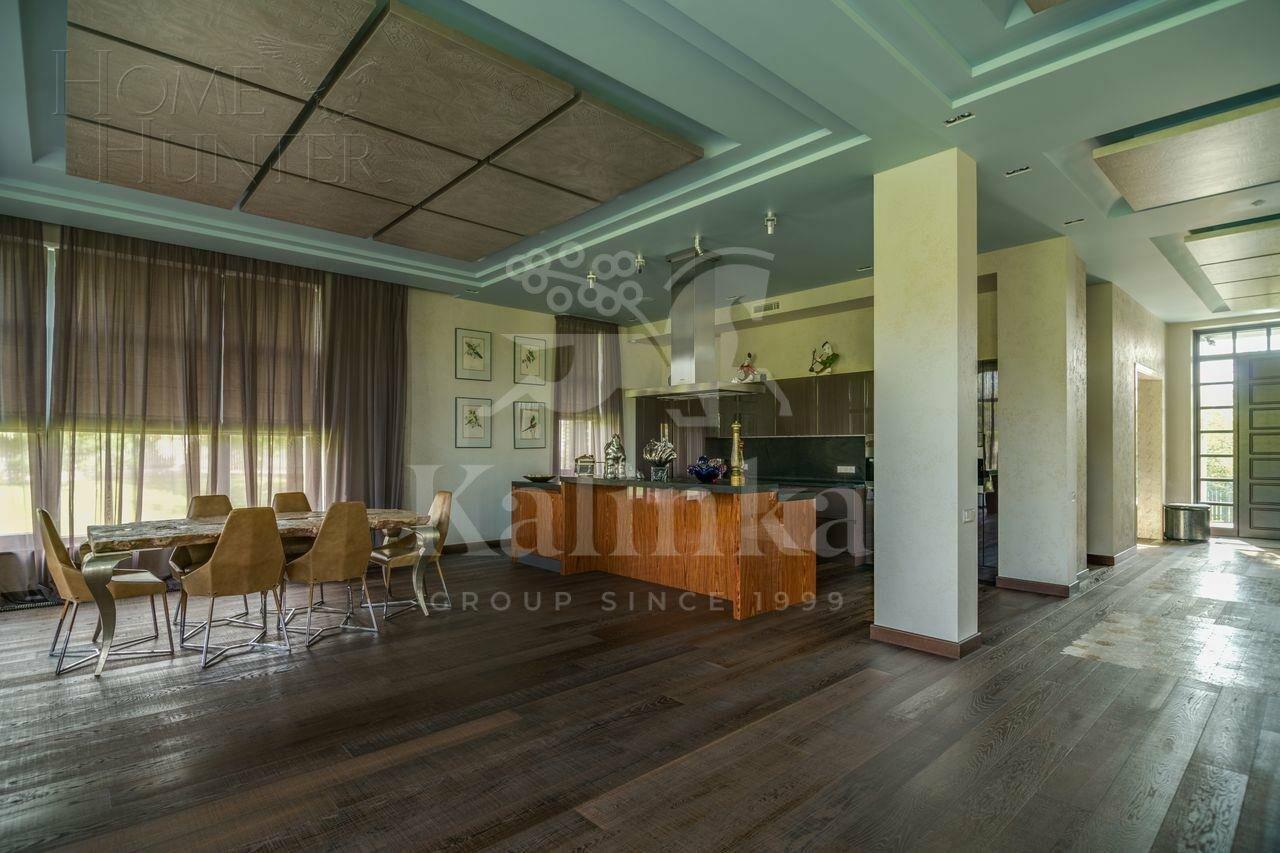 2-этажный коттедж 750 м² с отделкой