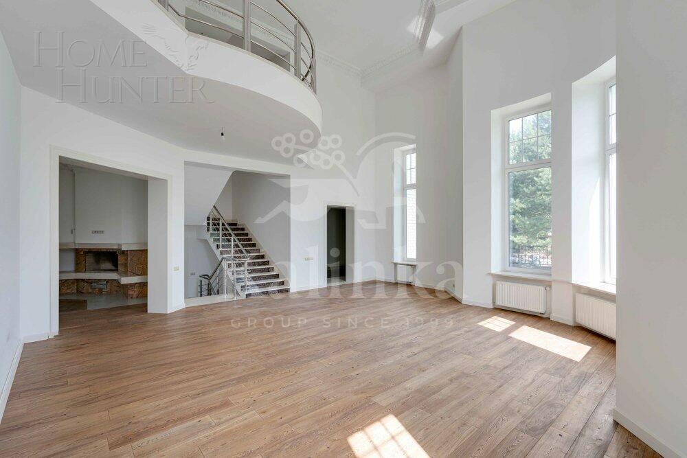 2-этажный коттедж 1 111 м² с отделкой