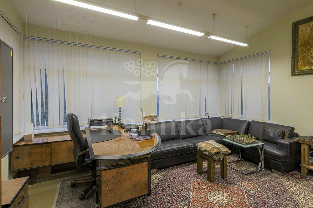 3-этажный таунхаус 400 м² с отделкой