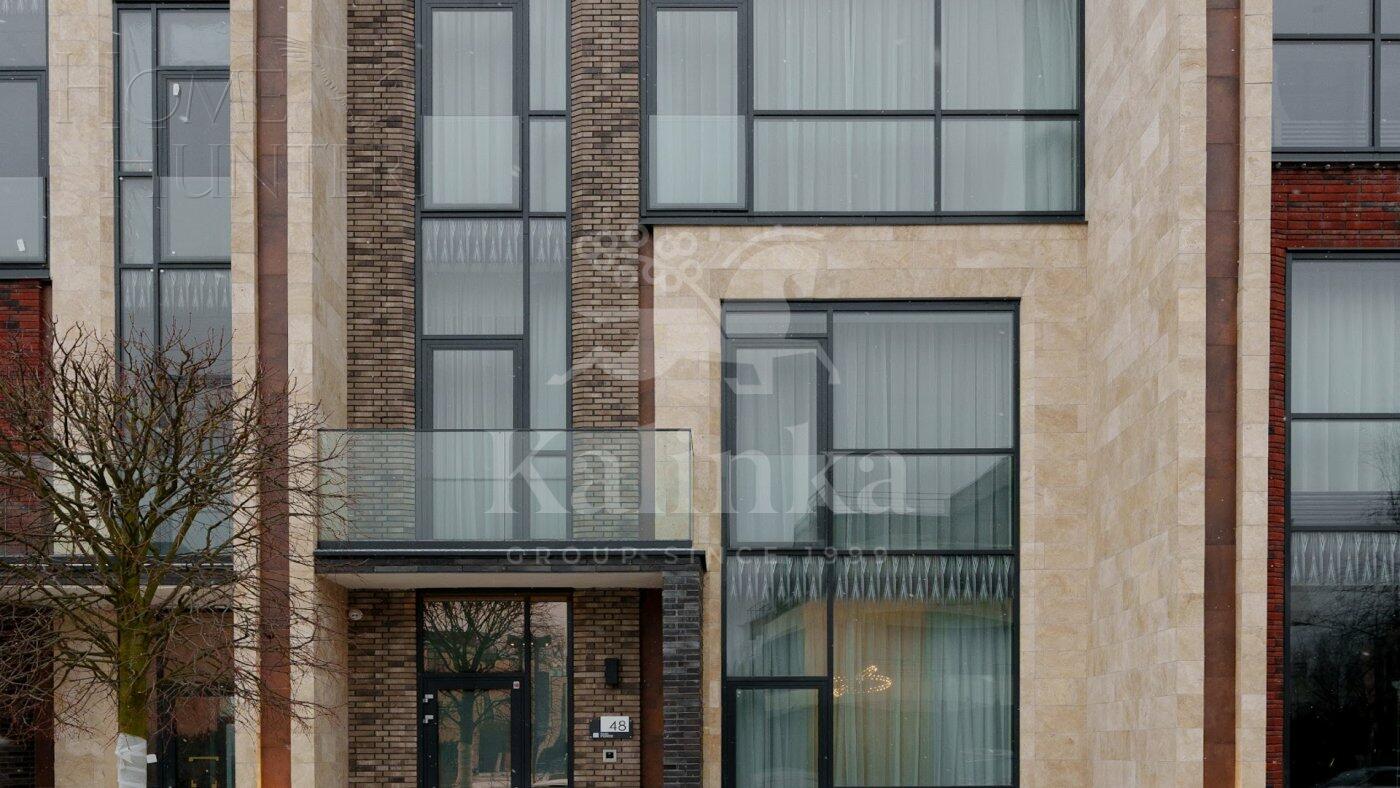 4-этажный таунхаус 278 м² с отделкой