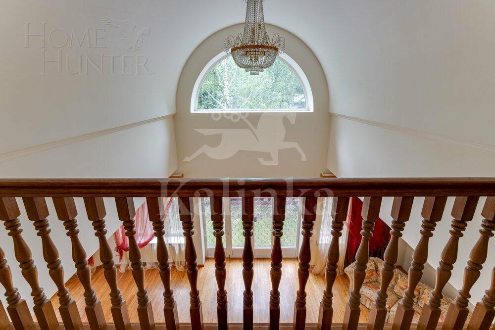 2-этажный коттедж 370 м² с отделкой