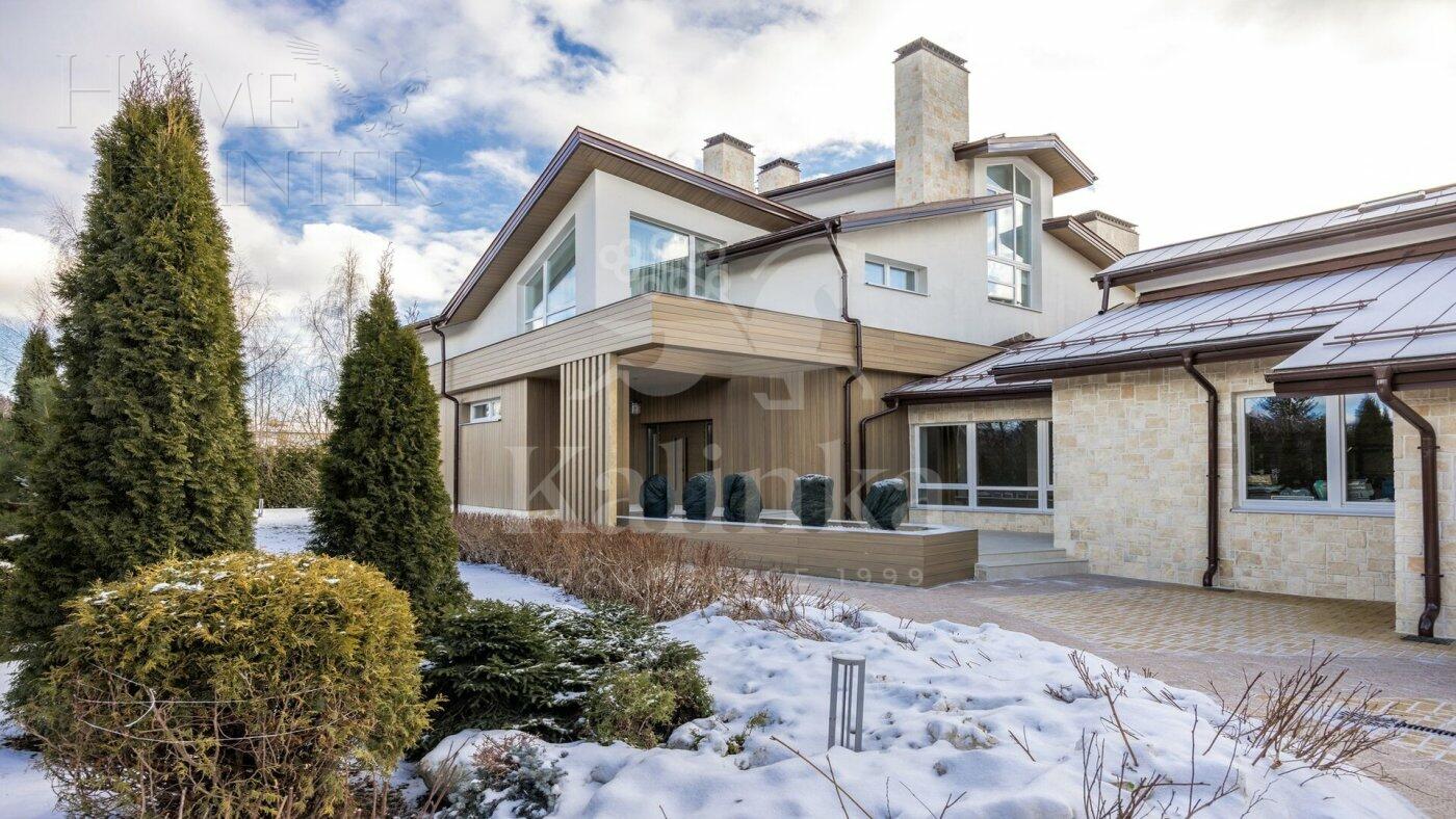 3-этажный коттедж 1 000 м² с отделкой