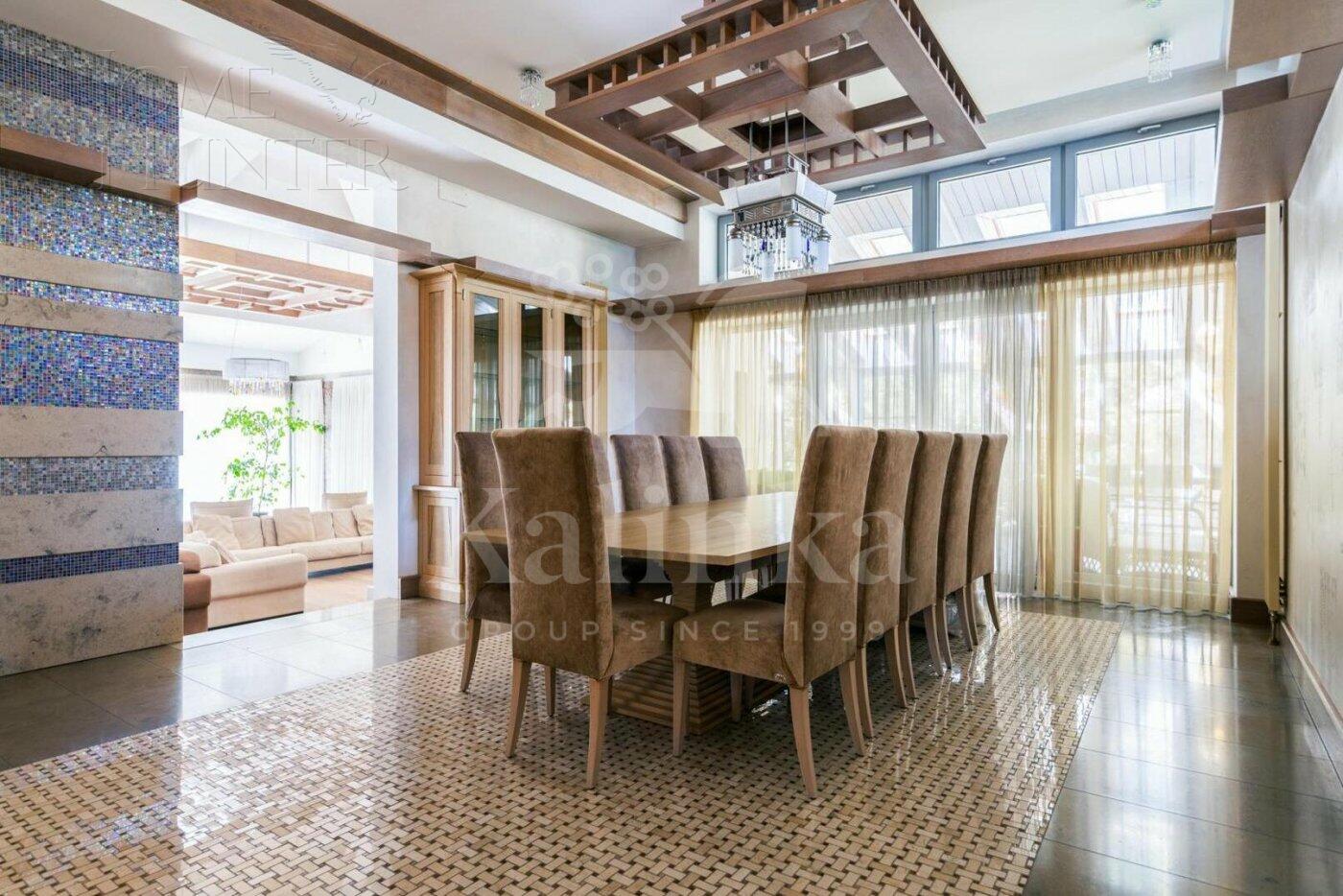 2-этажный коттедж 1 550 м² с отделкой