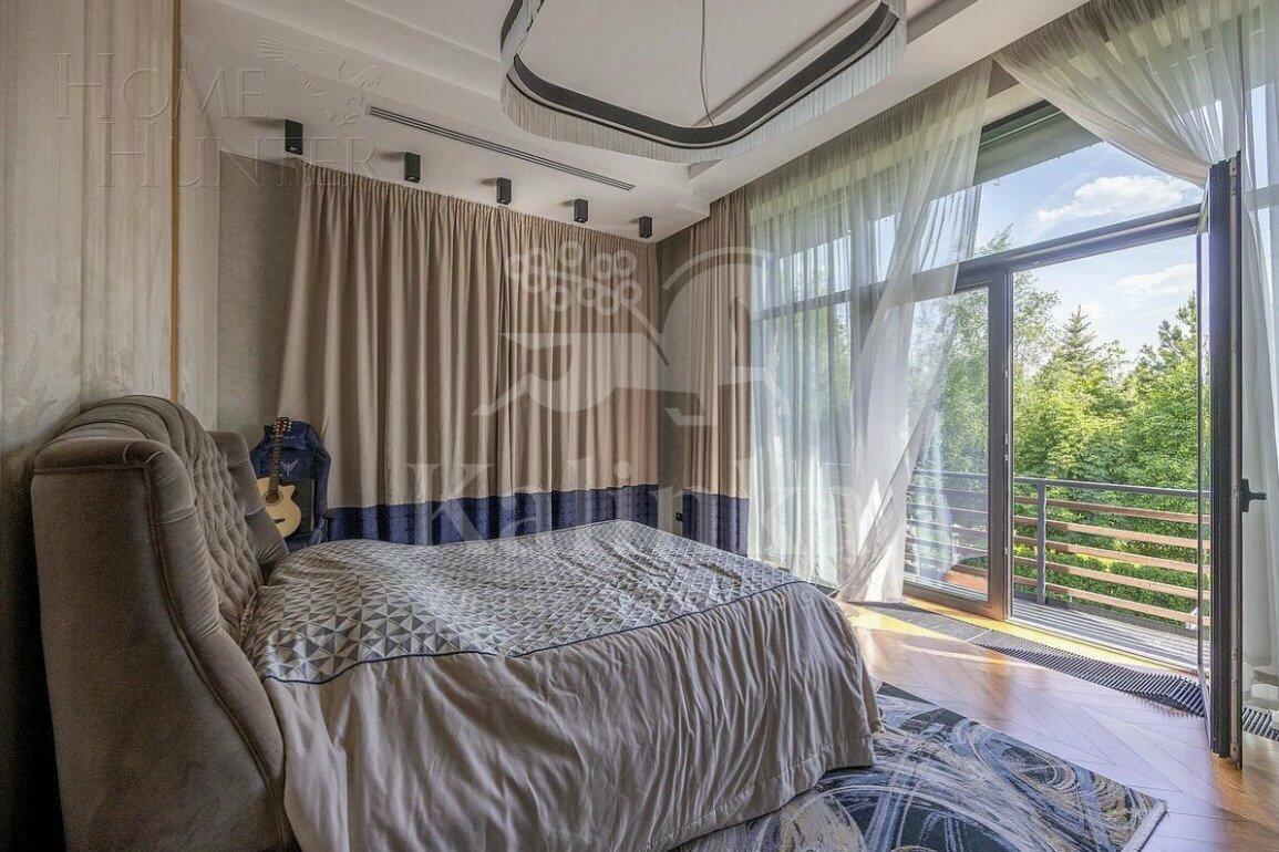 3-этажный коттедж 1 206 м² с отделкой