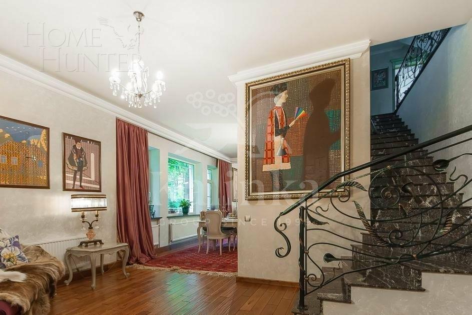 3-этажный коттедж 400 м² с отделкой