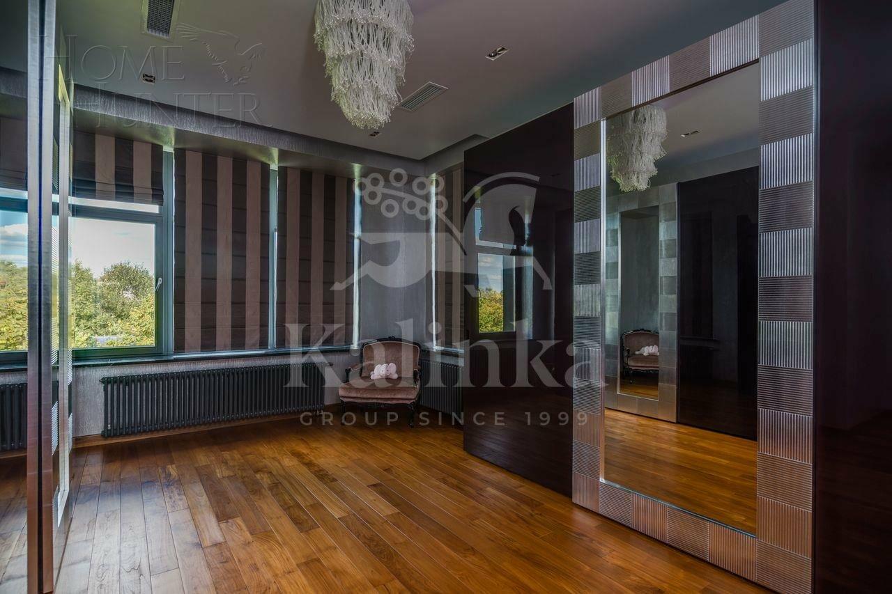 2-этажный коттедж 750 м² с отделкой