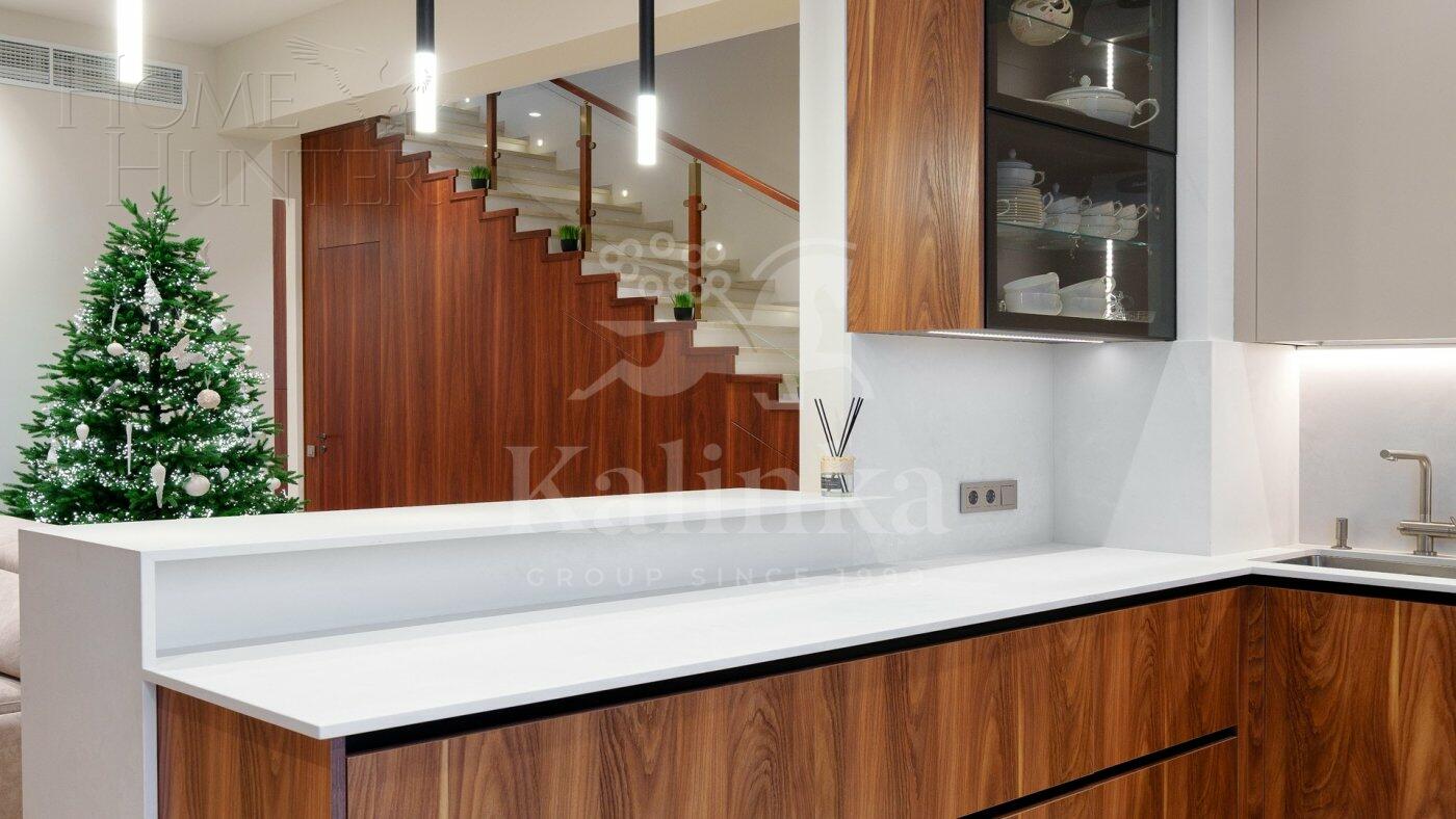 4-этажный таунхаус 278 м² с отделкой