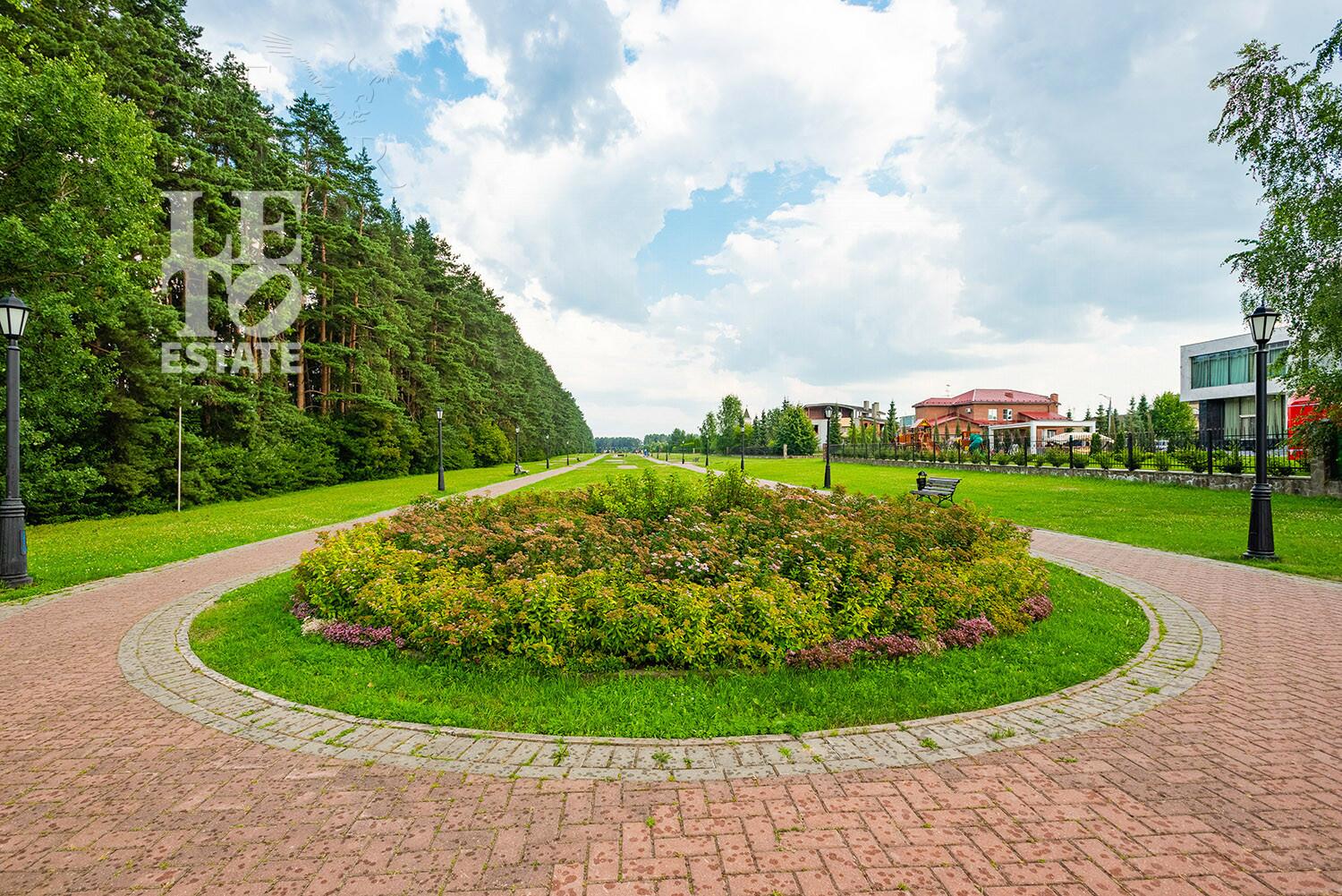 2-этажный коттедж 650 м² с отделкой