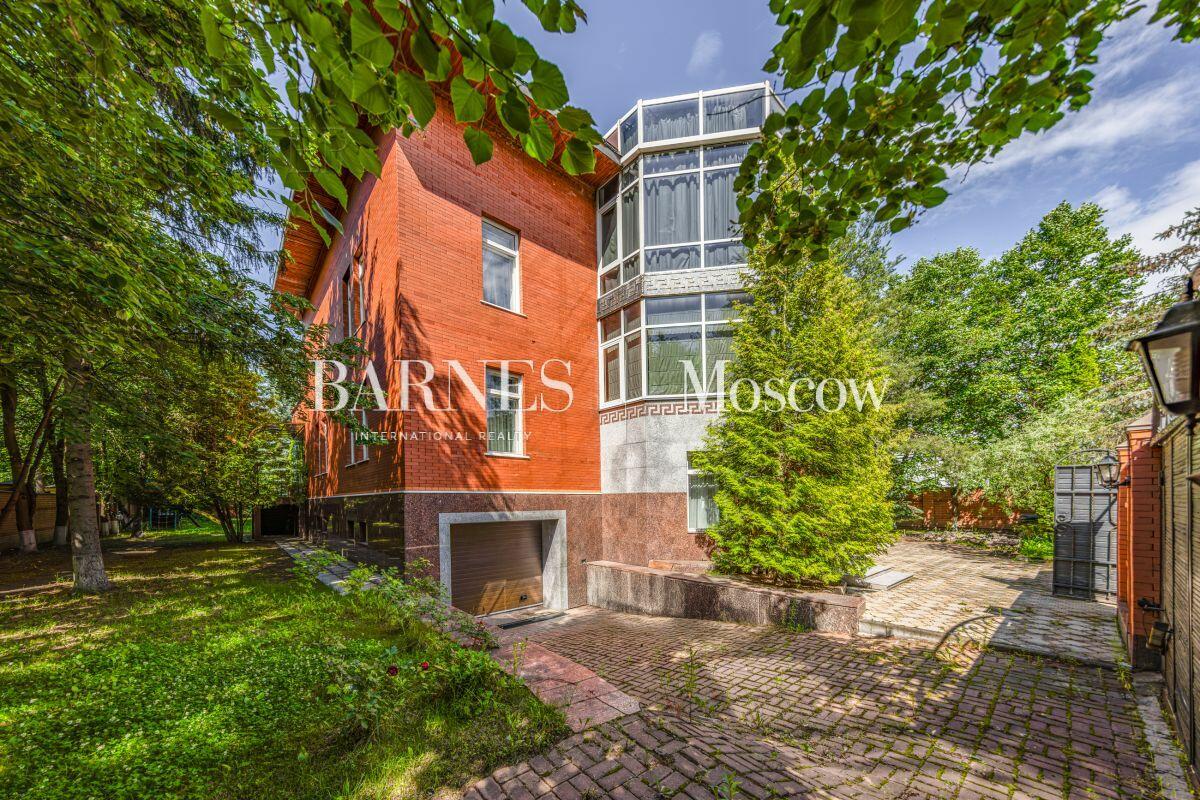 2-этажный коттедж 800 м² с отделкой