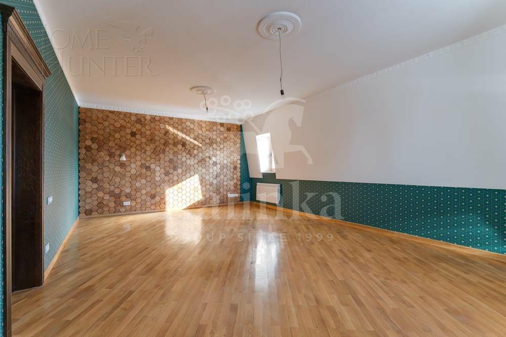 2-этажный коттедж 693.5 м² с отделкой