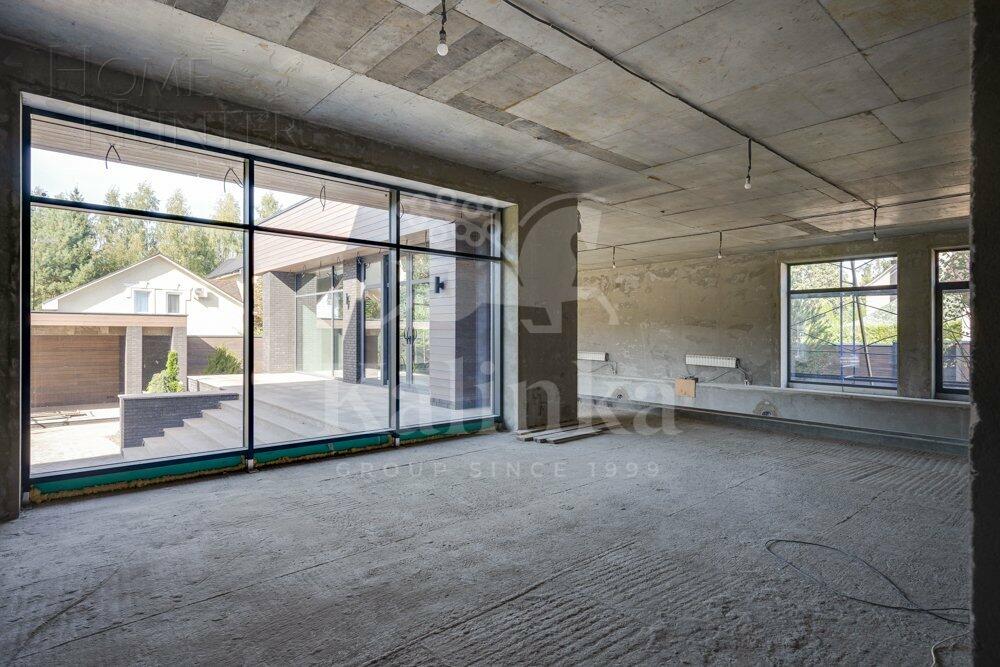 2-этажный коттедж 1 300 м² без отделки