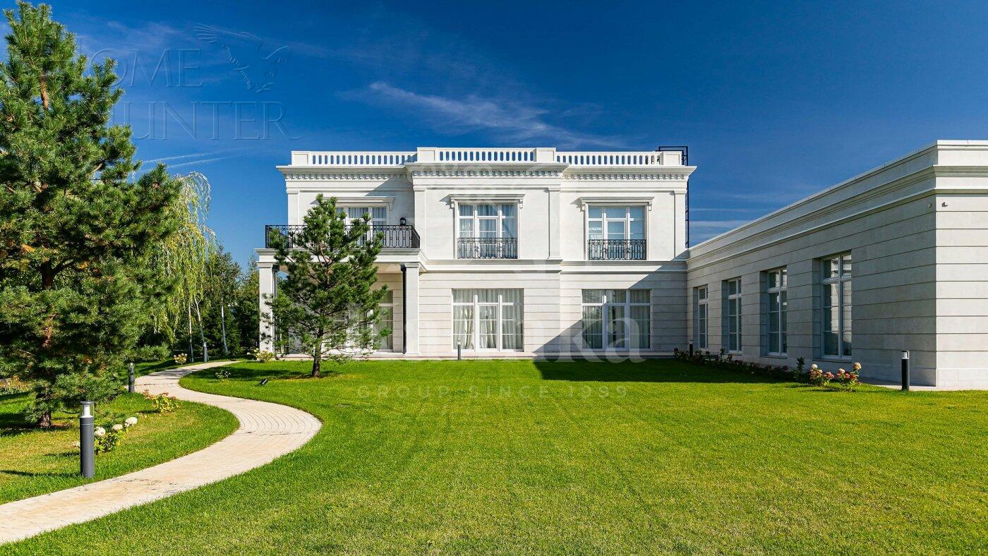 2-этажный коттедж 863 м² с отделкой