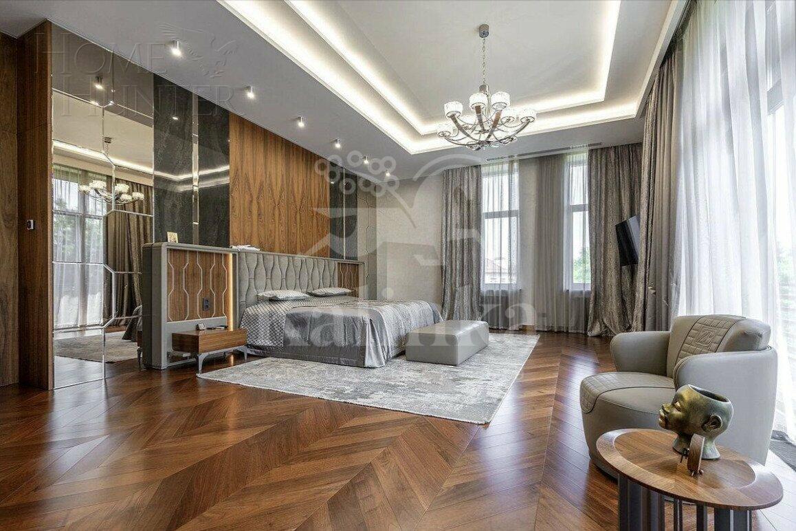 3-этажный коттедж 1 206 м² с отделкой