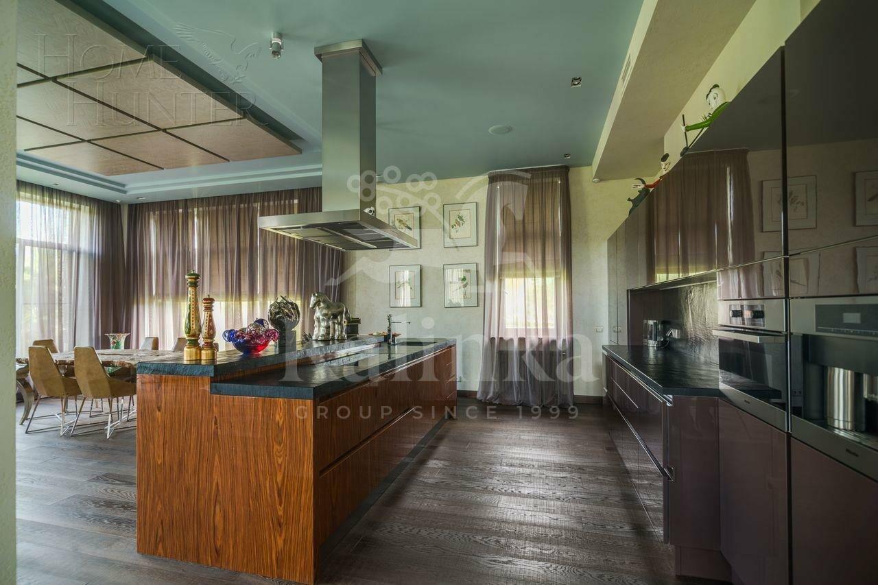 2-этажный коттедж 750 м² с отделкой