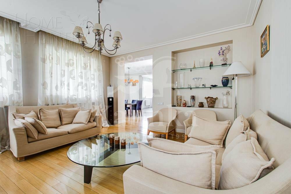 2-этажный коттедж 700 м² с отделкой