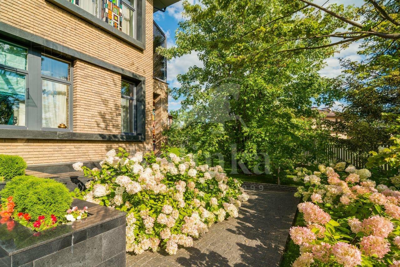 2-этажный коттедж 750 м² с отделкой