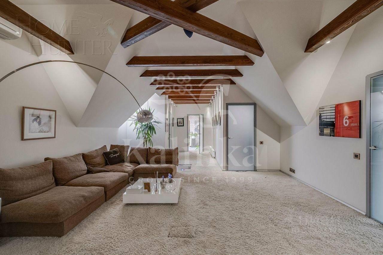 2-этажный коттедж 1 200 м² с отделкой