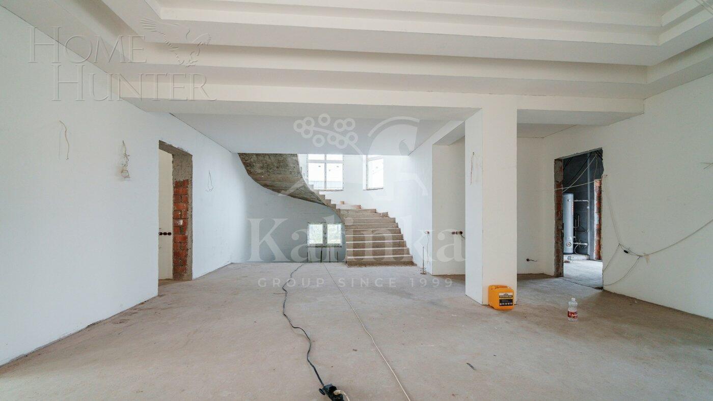 2-этажный коттедж 700 м² без отделки