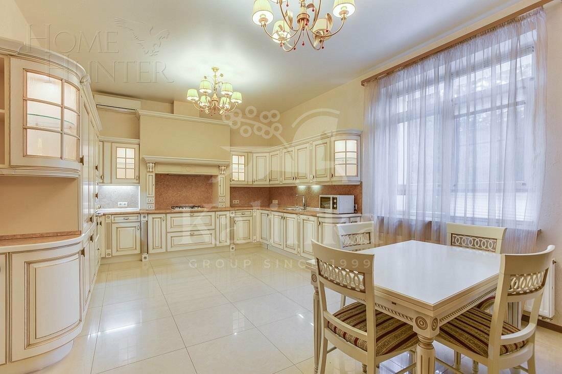 2-этажный коттедж 700 м² с отделкой