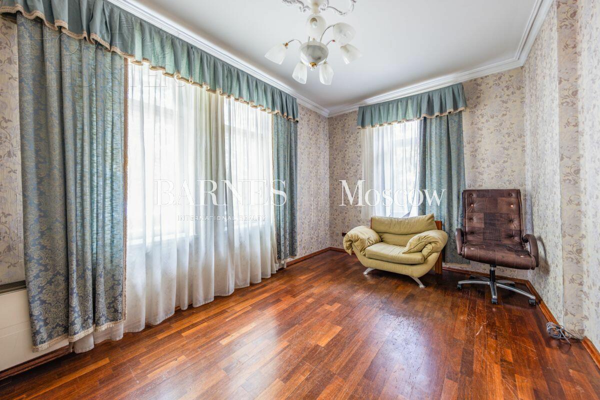 2-этажный коттедж 800 м² с отделкой