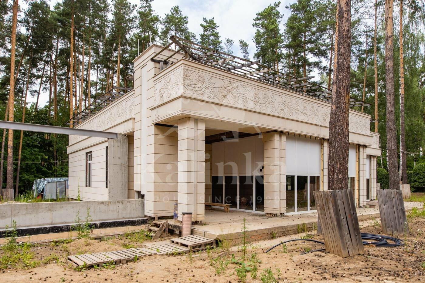 2-этажный коттедж 3 748 м² без отделки