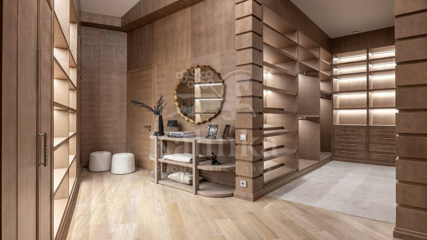 3-этажный коттедж 1 000 м² с отделкой