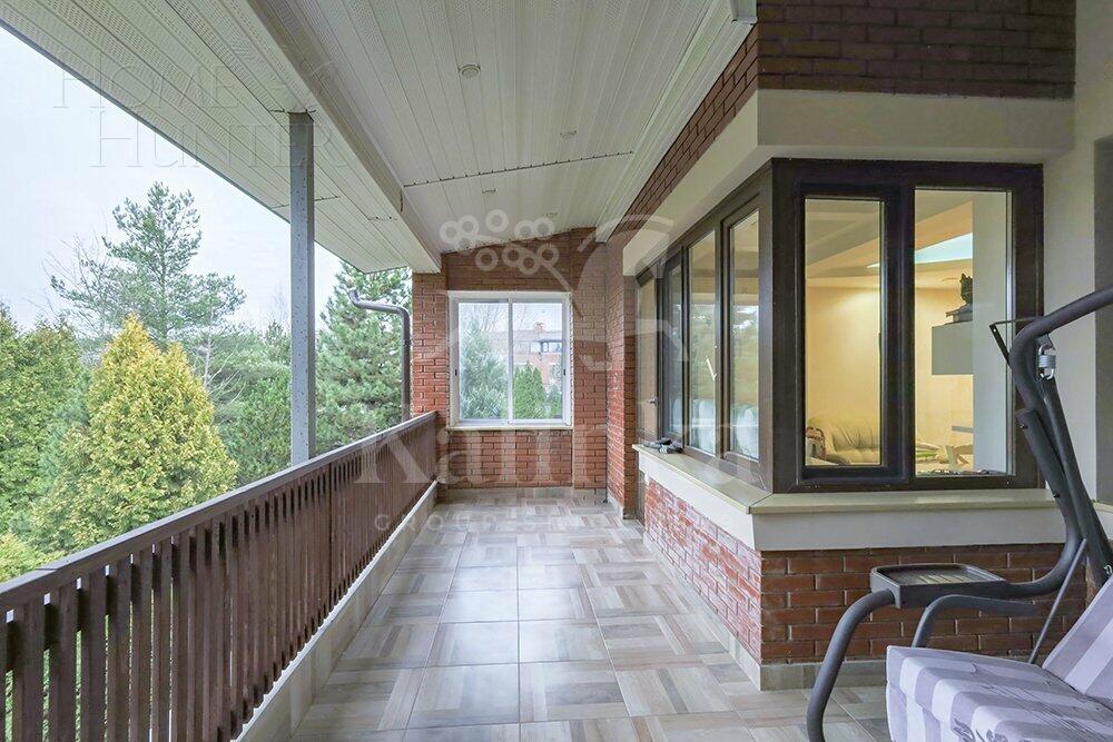 3-этажный таунхаус 400 м² с отделкой