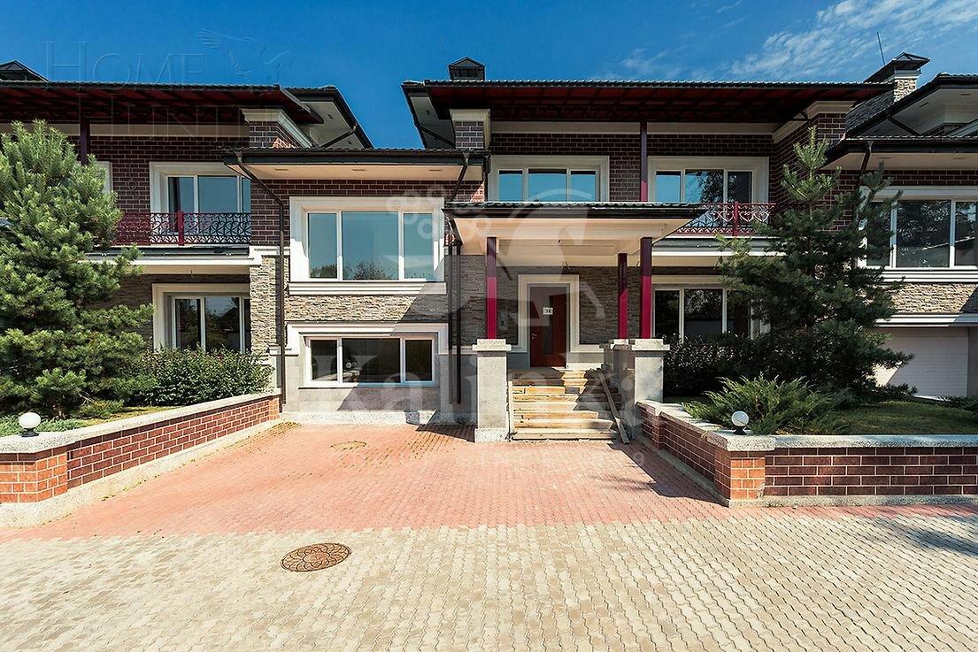 2-этажный таунхаус 350 м² с отделкой