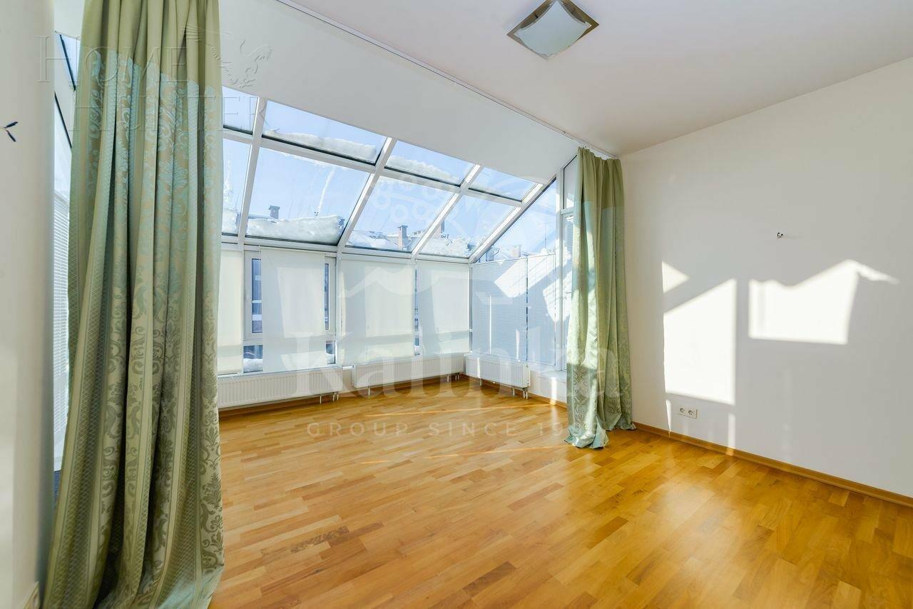 3-этажный таунхаус 405 м² с отделкой