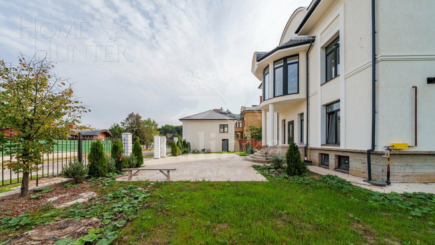 2-этажный коттедж 700 м² без отделки