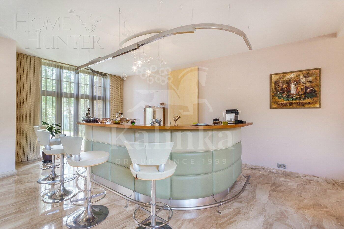 2-этажный коттедж 1 380 м² с отделкой