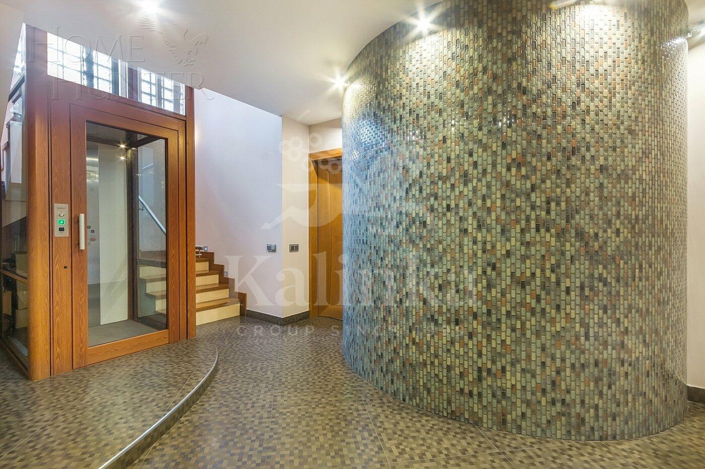 2-этажный коттедж 1 380 м² с отделкой