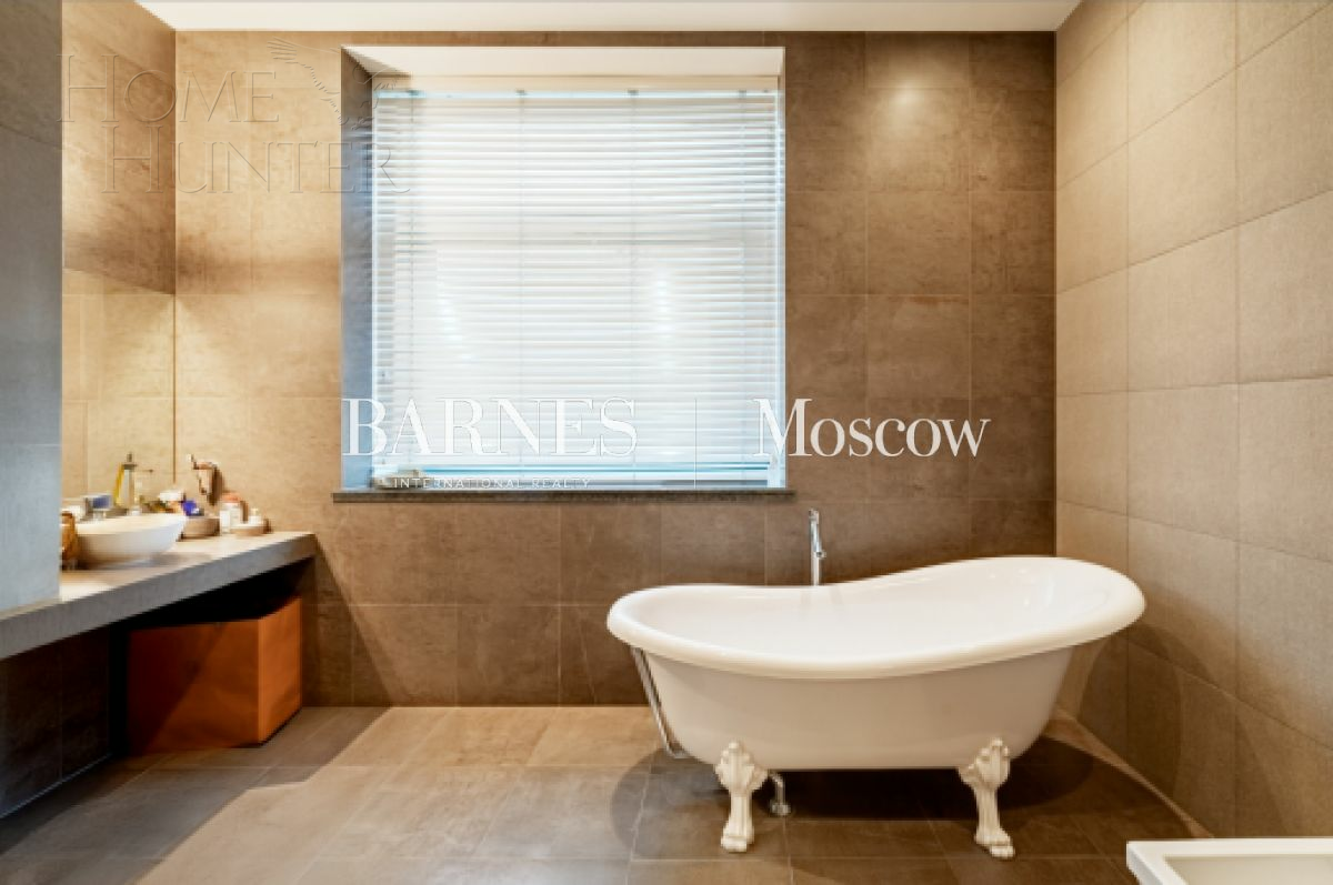 2-этажный коттедж 640 м² с отделкой