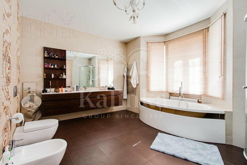 2-этажный коттедж 700 м² с отделкой