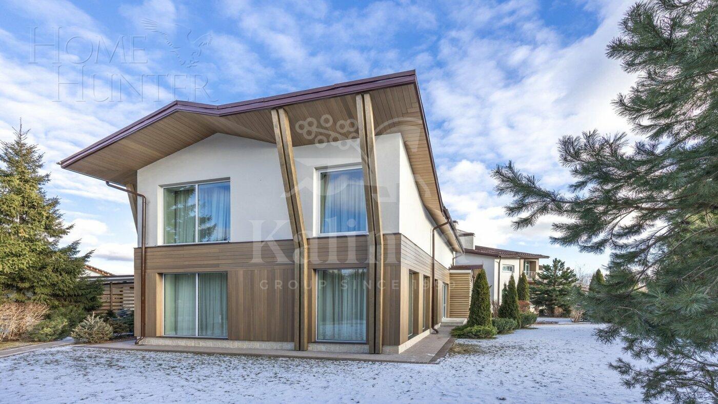 3-этажный коттедж 1 000 м² с отделкой