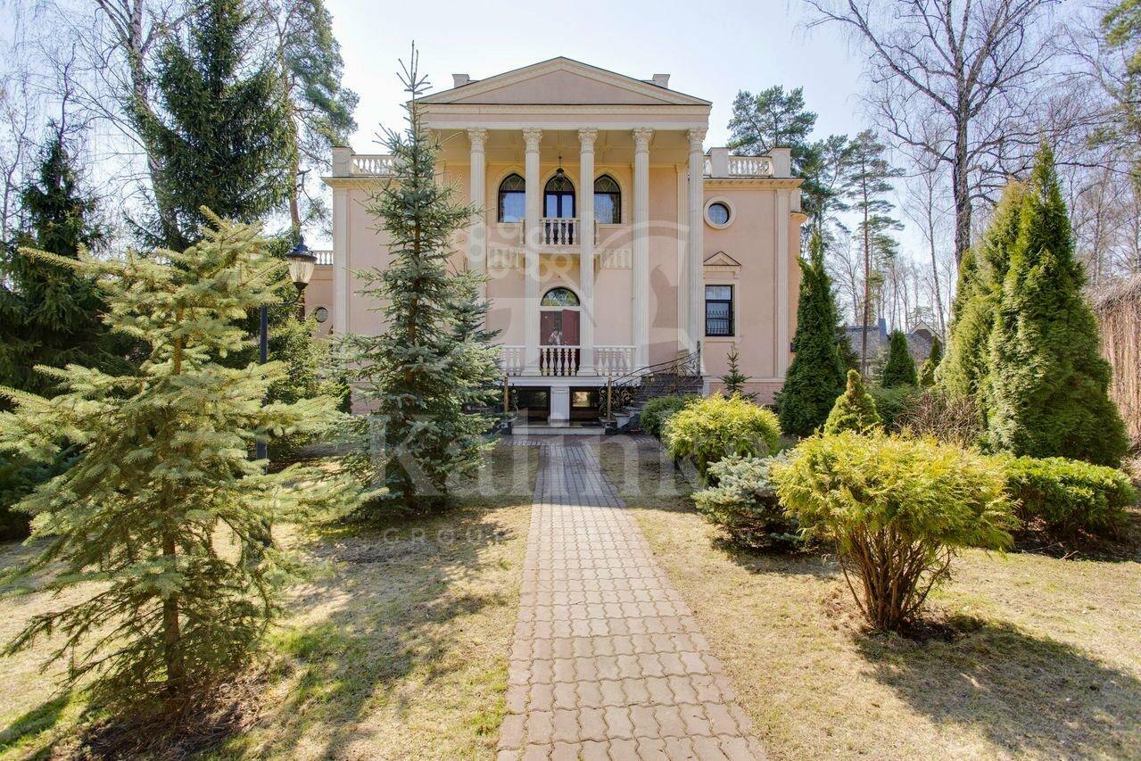 2-этажный коттедж 1 000 м² с отделкой