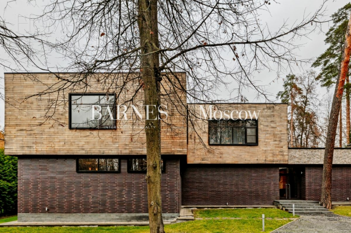 2-этажный коттедж 640 м² с отделкой