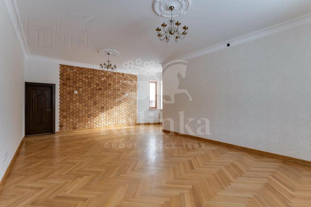 2-этажный коттедж 693.5 м² с отделкой