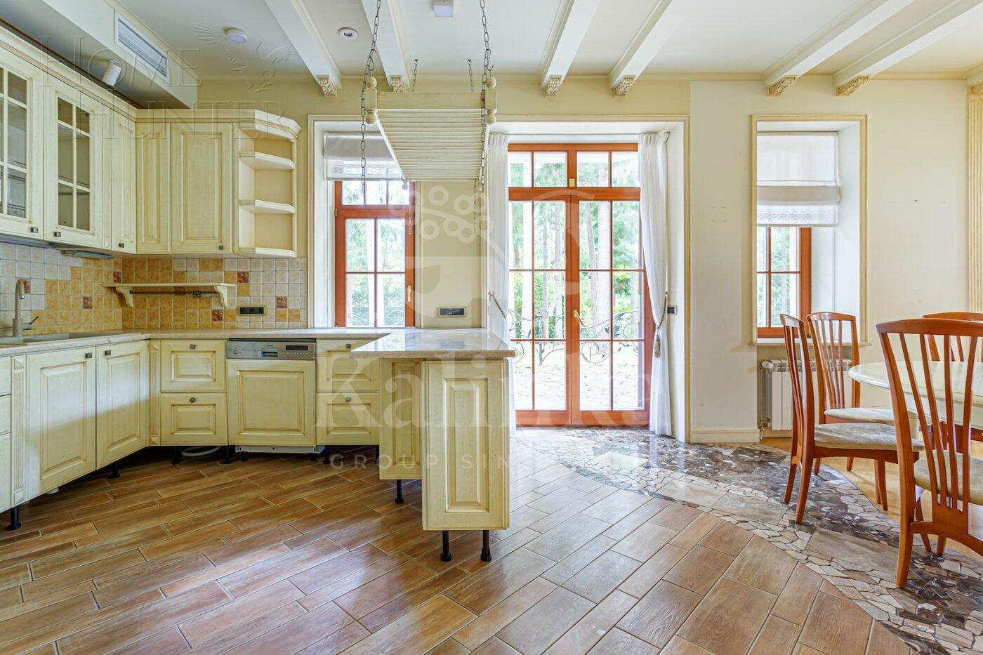 2-этажный коттедж 910 м² с отделкой