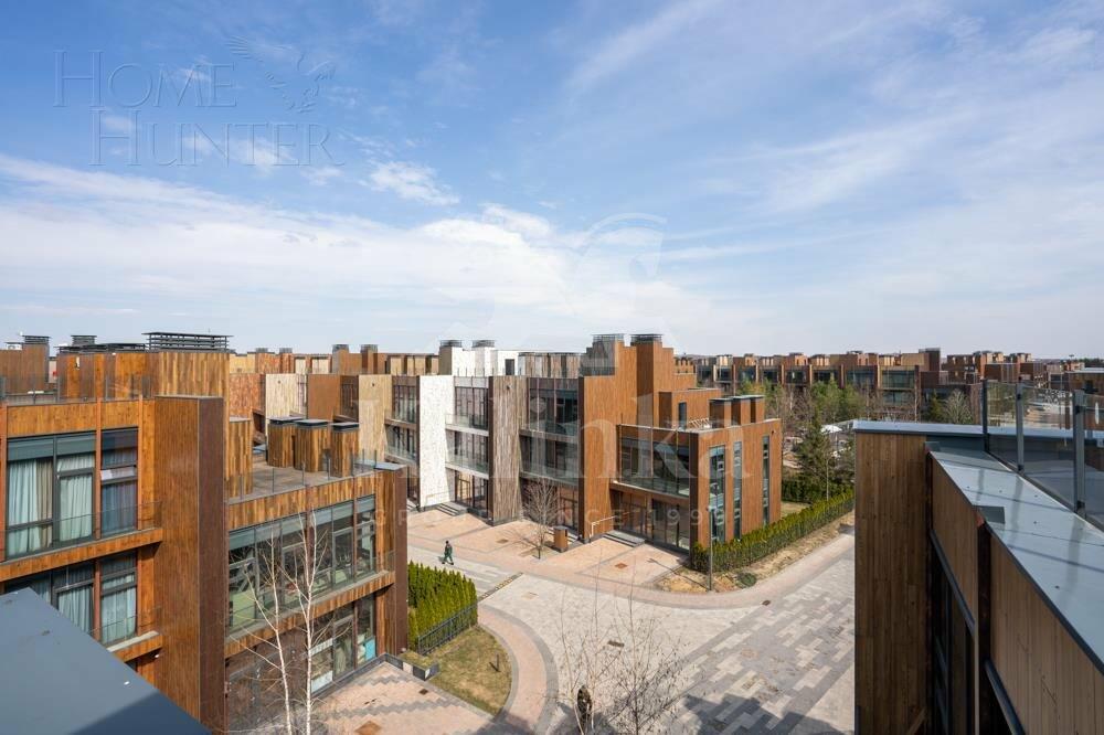 3-этажный таунхаус 240 м² без отделки