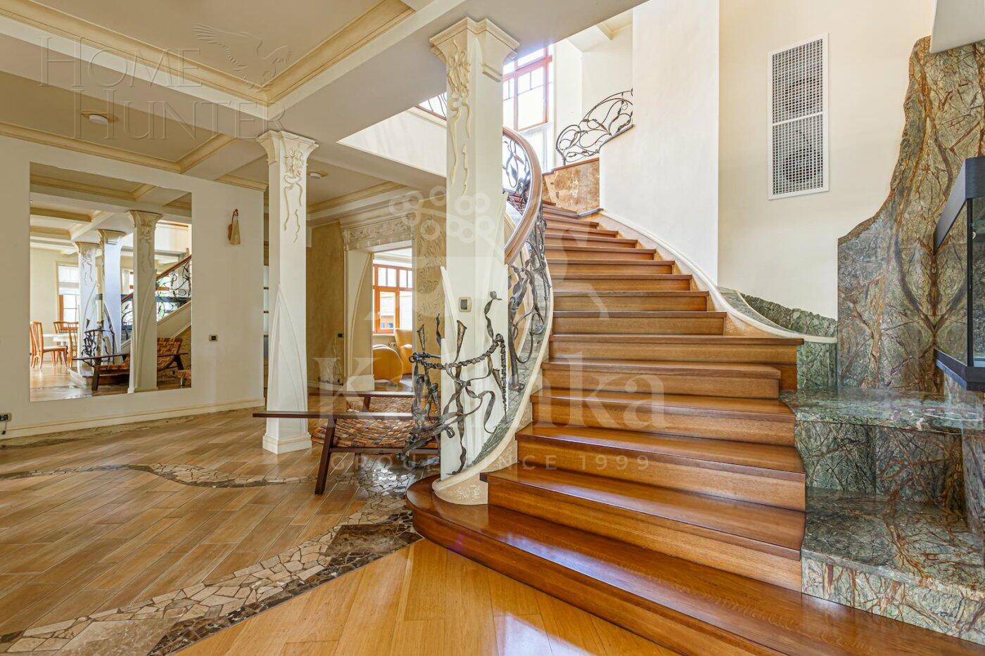 2-этажный коттедж 910 м² с отделкой